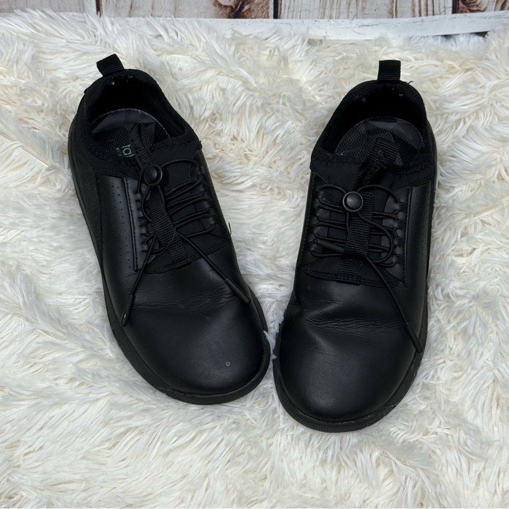 Clove shoes